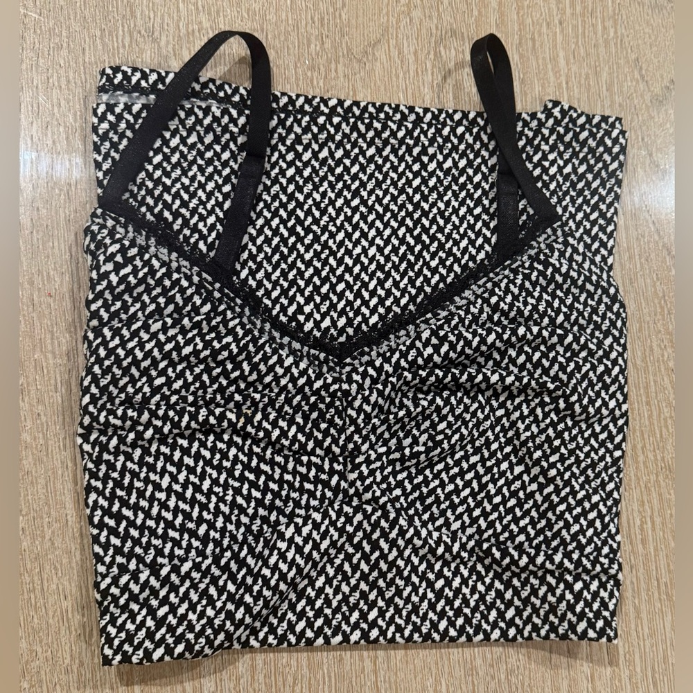 White House Black Market Black and White Houndstooth Print Cami